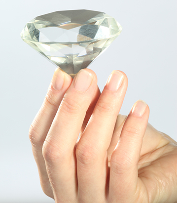 Cristal grande en forma de diamante